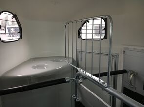 Hengsttrenngitter für Pferdeanhaenger